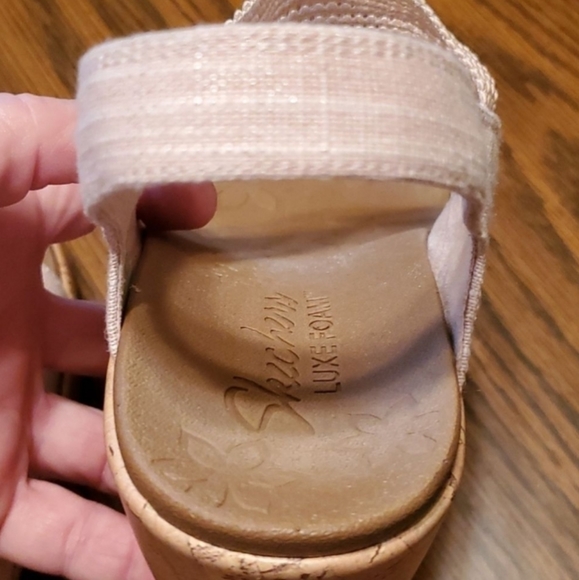SKETCHERS cork luxe foam pink wedges size 10 M shoes 2.5”in wedge heel Pre Loved - Picture 12 of 13
